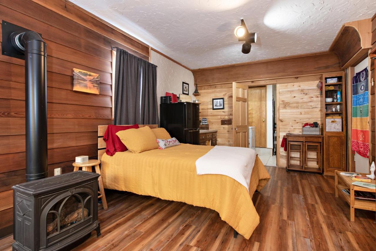 Wanderer Studio, An Off Grid Mountain Guest Studio With Fantastic Views グレンウッド・スプリングス エクステリア 写真