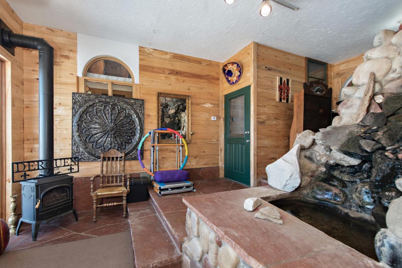 Wanderer Studio, An Off Grid Mountain Guest Studio With Fantastic Views グレンウッド・スプリングス エクステリア 写真